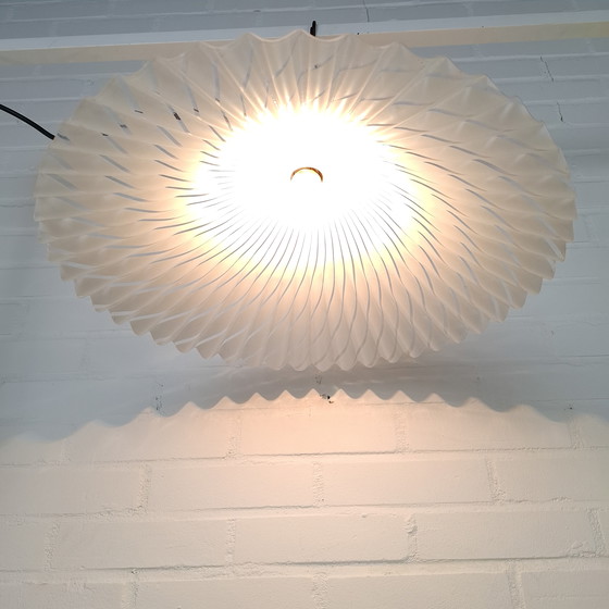 Image 1 of Lampada a sospensione vintage a forma di cappello da strega in acrilico, risalente agli anni '70.