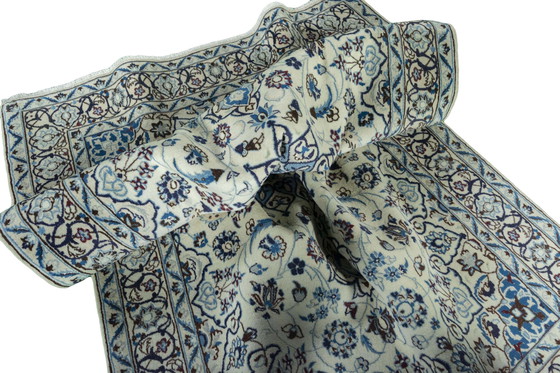 Image 1 of Handgeknoopt Perzisch tapijt - Nain 9 La met zijde 206 x 127 cm