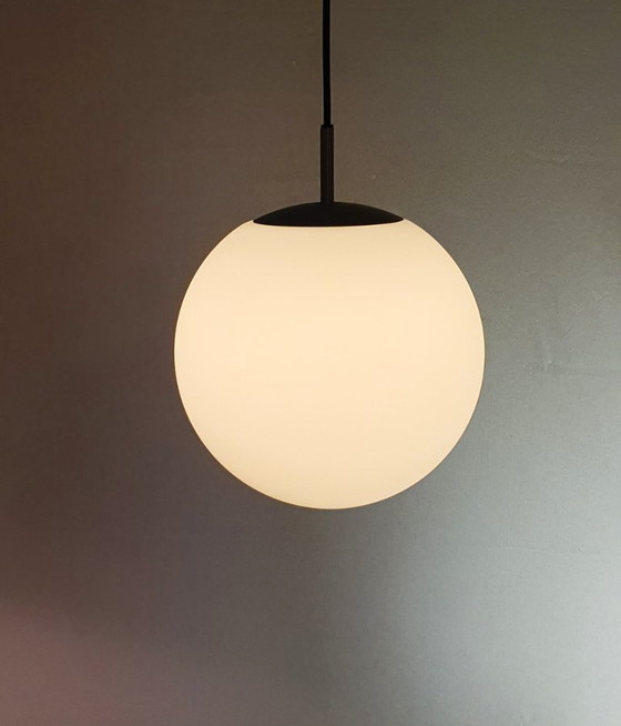 Image 1 of Lámpara colgante opalina de Peill & Putzler