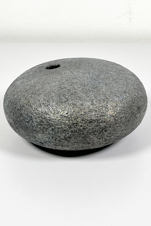 Pebble-shaped vase