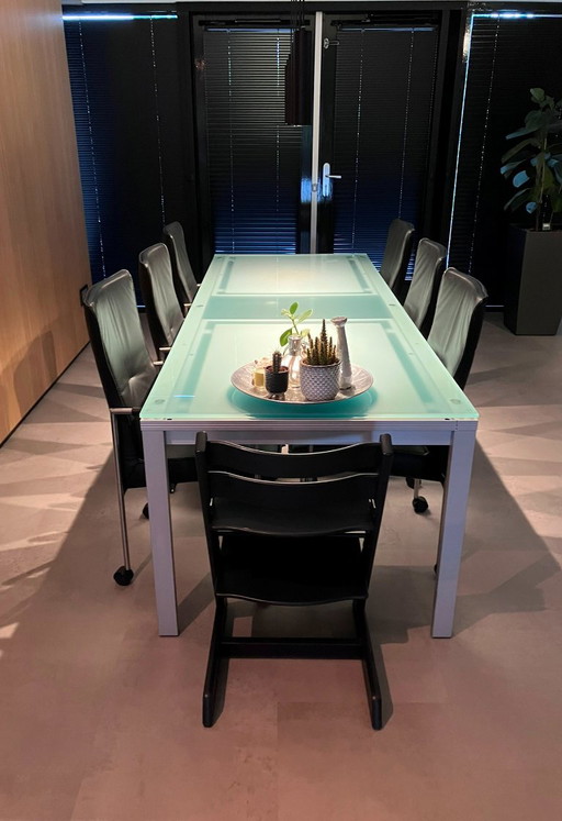 Eetkamerset (Ronald Schmitt Eettafel En 6 Framati Eetkamerstoelen) – Metal