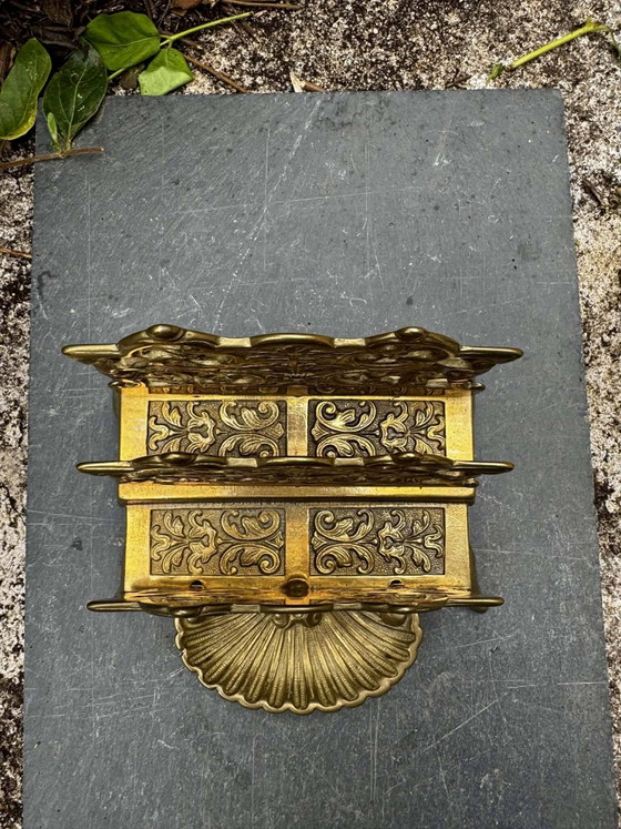 Messing tijdschriftenrek en brievenhouder in Lodewijk XV barokstijl. – Brass (photo 3 of 8)