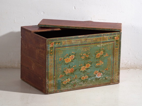 Baúl chino antiguo pintado en madera de pino - China, c.1900 – Armarios de almacenamiento (photo 20 of 40)