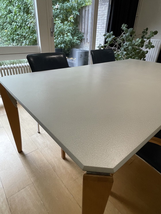 Image 1 of Leolux tafel en stoelen 
