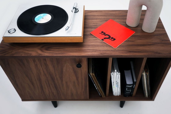 Image 1 of Mueble de nogal para TV O-S17