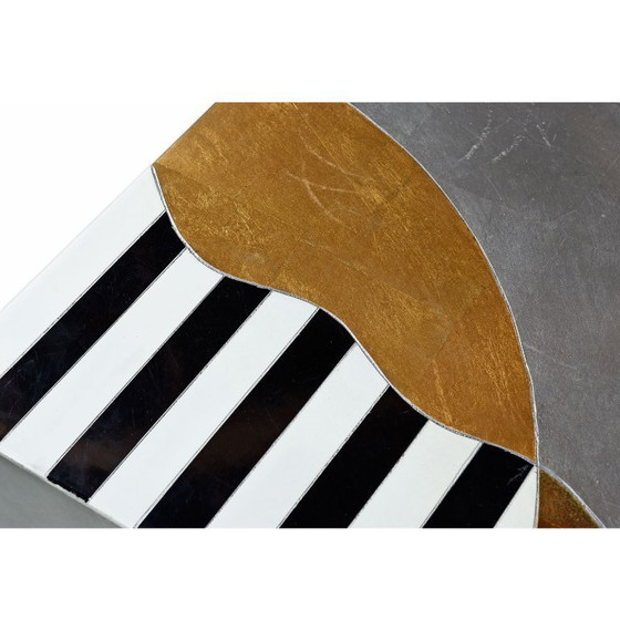 Image 1 of Lam Lee Memphis stijl piramide ladekast in zilver en goudfolie