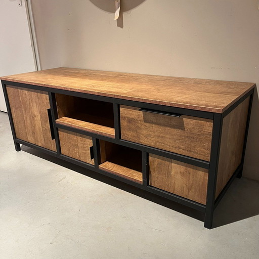 Feelings Mumbai 136CM