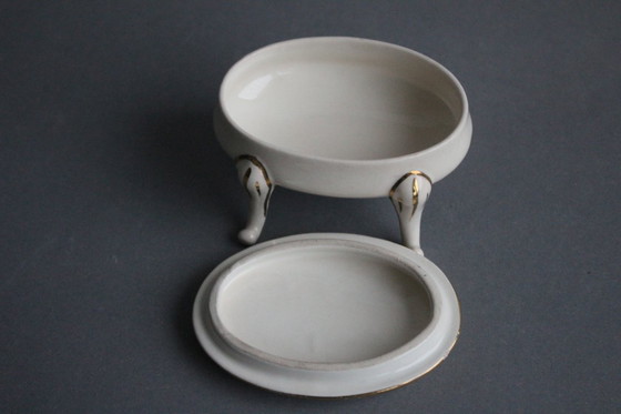 Image 1 of Vintage porcelain jewelry box, hand-painted, with lid, on 4 tall legs, 1950s/60s