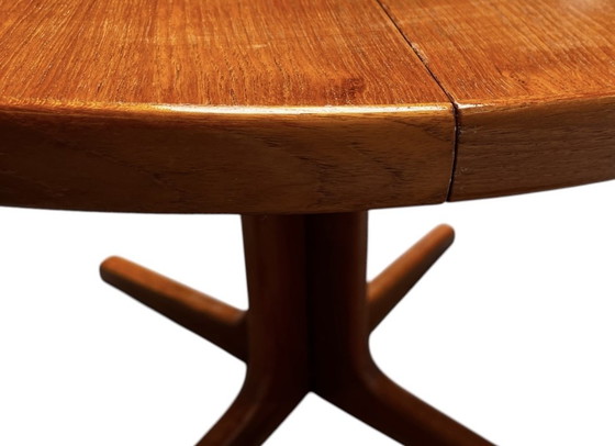 Image 1 of Extendable table