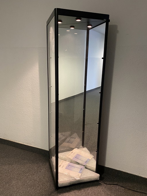 Glasierte Hoekvitrine (Prisma) mit Beleuchtung | SDB-Design