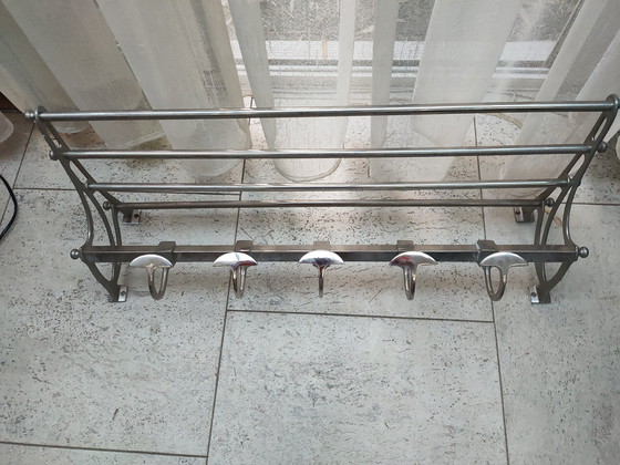 Image 1 of Zug-Garderobe Art Deco.