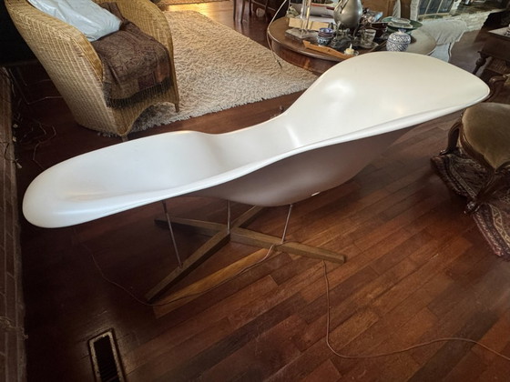Image 1 of vitra la chaise