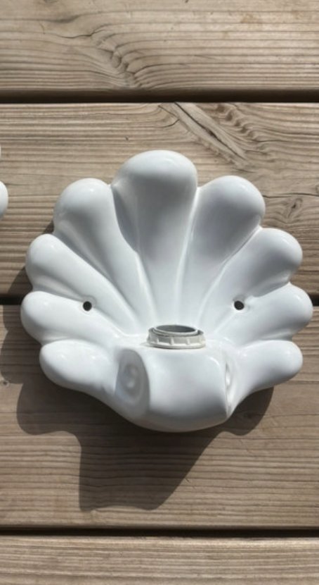 Shell wall lamp and vintage white ceramic soap dish - Bellini Italy - 1960s