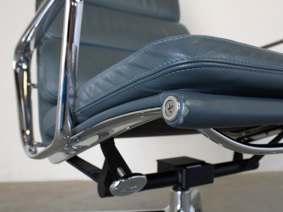 Vitra EA 222 Softpad Poltrona Pelle, Charles Eames. – Poltrone, Leather (photo 10 of 11)