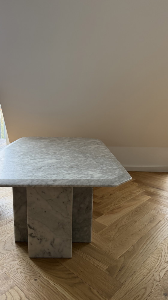 Image 1 of Tavolino da caffè in marmo di Carrara – Bianco e grigio