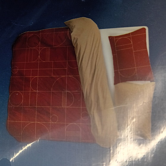 Image 1 of Copripiumino Auping con grafica bordeaux, 240 x 220 cm.