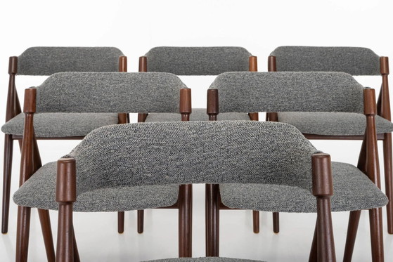 Set of 6 vintage dining chairs in grey bouclé (photo 4 of 14)