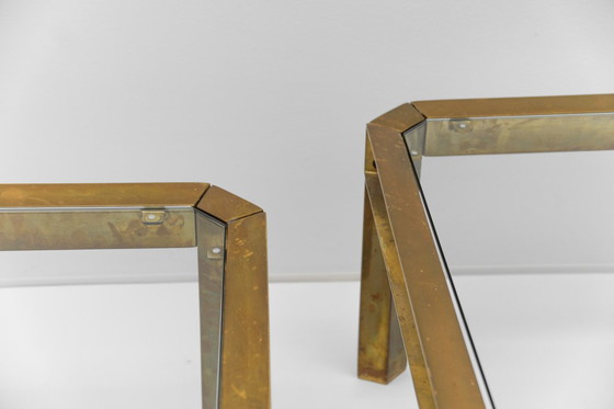 Image 1 of Tables d'appoint ou basses modèle T09 en laiton et verre, par Peter Ghyczy, années 1970, lot de 2
