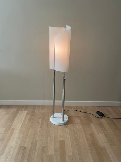 Beautiful vintage floor lamp Oluce Arianna by Bruno Gecchelin