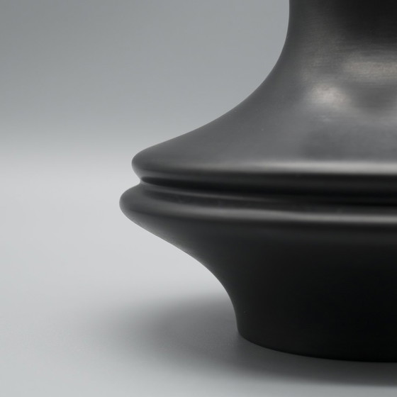 Image 1 of Werner Uhl ROSENTHAL Vase en porcelaine Duo UFO Noir mat & Blanc brillant