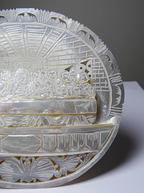 Image 1 of Placa votiva tallada en nácar, "La Última Cena", artesanía antigua de Belén.