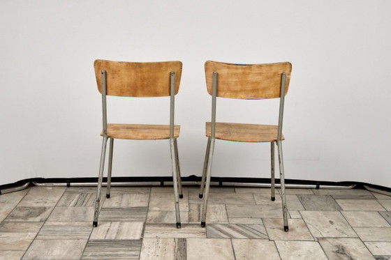 Set van 4 vintage stoelen, jaren 60, Tsjechoslowakije – Eetkamerstoelen, Wood (photo 9 of 19)