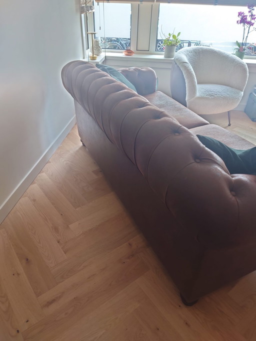 Chesterfield 2,5 seater sofa 