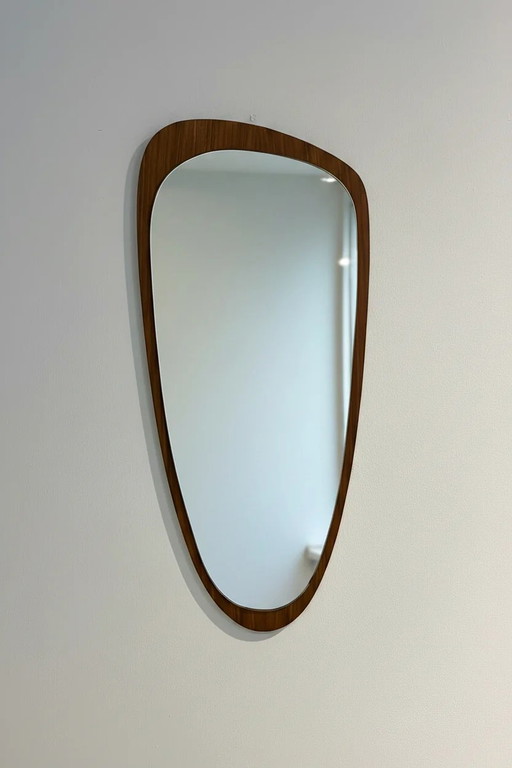 Vintage asymmetrische teakhouten spiegel