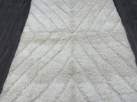 Tapis marocain artisanal décoré 250cm x 150cm – Wool (photo 3 of 9)