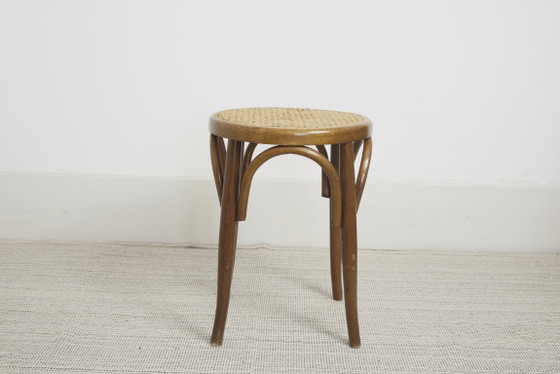 Sgabello vintage in stile Thonet in canna curvata, supporto per piante con seduta rotonda in rattan, (photo 4 of 16)