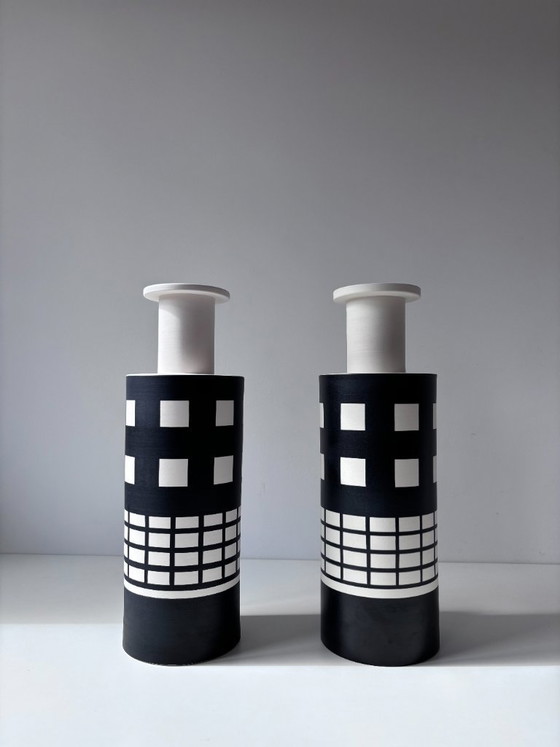 Image 1 of Vase “Rocchetto” – Ettore Sottsass pour Bitossi – Italie, circa 1980 (Hollywood Series)