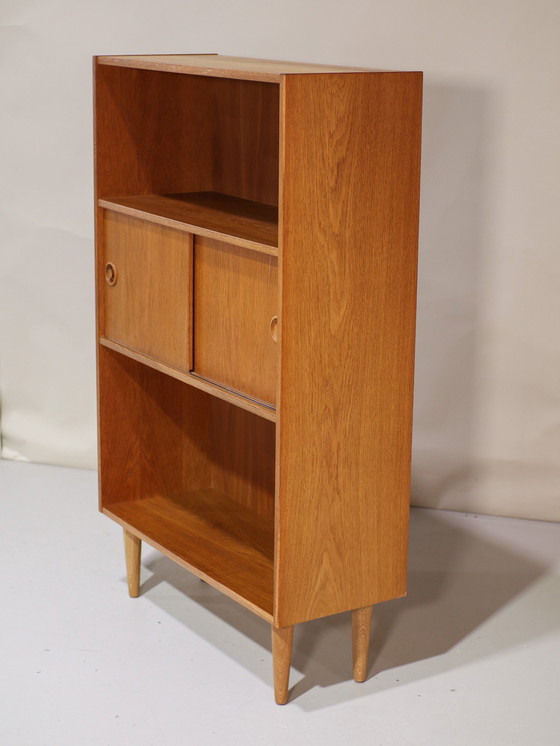 Image 1 of Bibliothèque à portes en chêne vintage danois