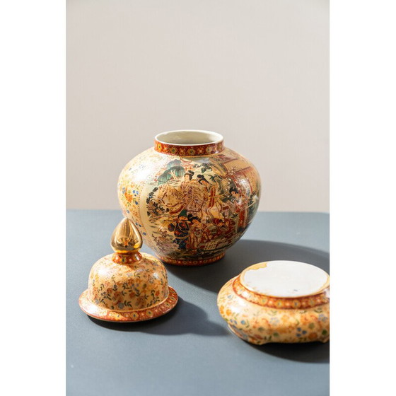 Image 1 of Pair of vintage ceramic vases by Royal Satsuma, China 1960