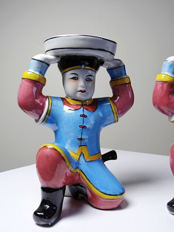 Image 1 of Paire de bougeoirs en porcelaine chinoise peinte à la main, années 1950-1970