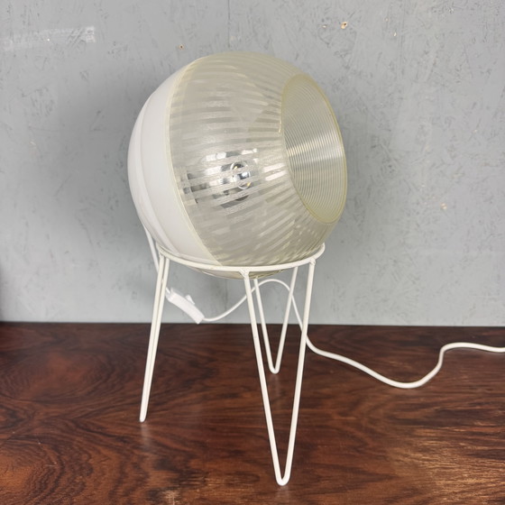 Image 1 of VV Original Eyeball Lamp