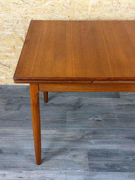 Image 1 of Table de salle à manger en teck des années 1960/70, design danois moderne, Danemark