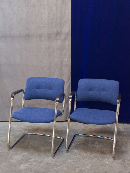 2x Strafor SA - Buisframe Bureaustoelen