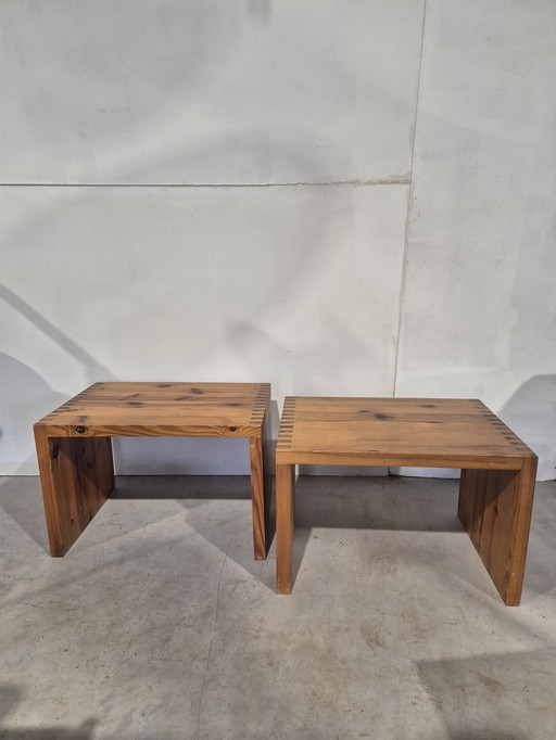 Une paire de tables d'appoint Ate van Apeldoorn