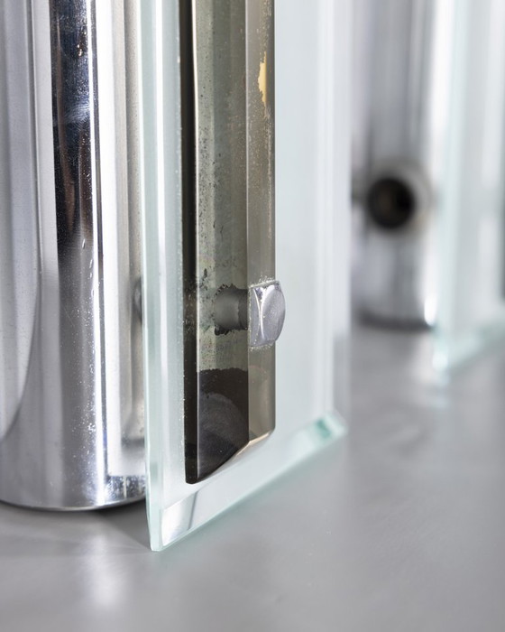 Image 1 of Paire d'appliques en métal et verre vintage des années 60 design italien