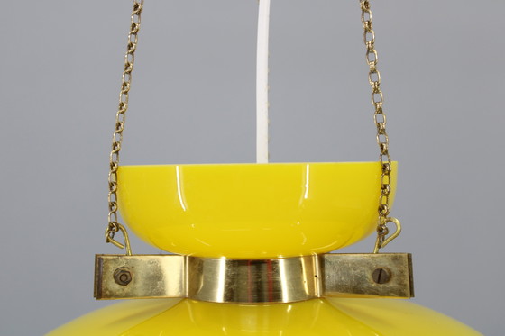 Image 1 of Hanglamp 1970 van geel glas, Tsjecho-Slowakije