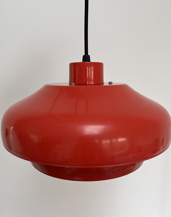 Image 1 of Suspension scandinave vintage rouge