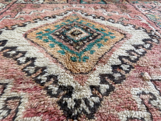 Image 1 of Grand tapis marocain vintage 394 × 204 cm – Berbère des années 1970