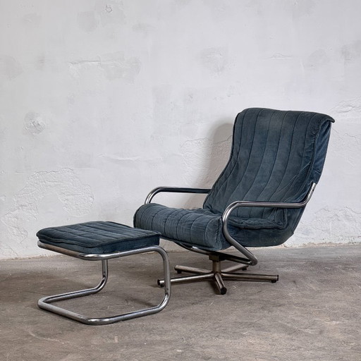 Sillón de acero tubular azul/gris con reposapiés, década de 1960 – Estado original