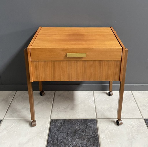 Costurero de madera con ruedas, años 70 – opbergkast, Wood