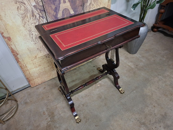 Image 1 of Secrétaire ou bureau d'écriture ancien, bureau de dame, dimensions 60 x 40 cm et 72 cm de hauteur