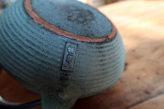 Image 1 of Teiera vintage in ghisa verde, stile giapponese Tetsubin, a coste - 2C32