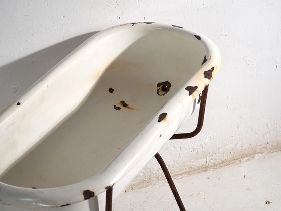 Antique bathtub in enamelled iron – Central Europe, circa 1950 #4 – Decorative Objects, Industrieel (photo 24 of 40)
