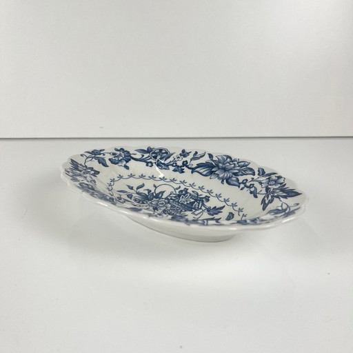Plato ovalado pequeño de Ridgway, modelo "Pagoda", Staffordshire, Inglaterra, 1980.