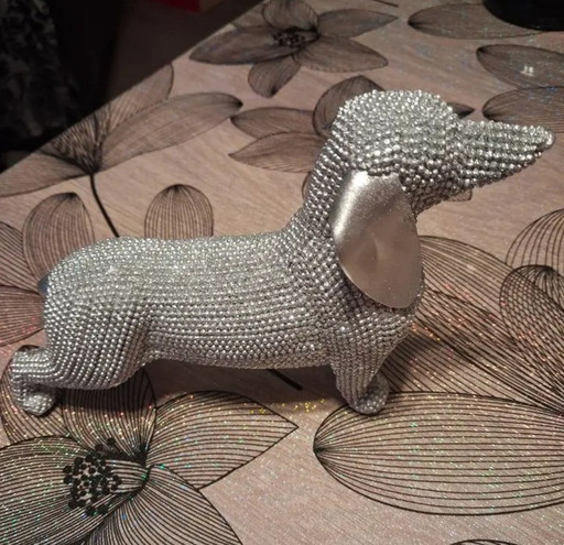 Dackel-Hundestatuette aus Kunstharz