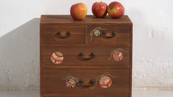 Commode japonaise en Paulownia – Période Showa (c.1950–1979) – Metal (photo 3 of 40)